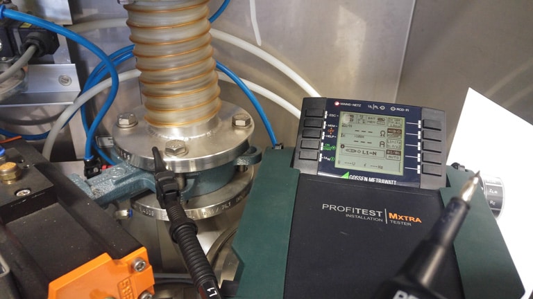 DGUV V3 Prüfung einer Industrieanlage durch einen Verikal-Techniker