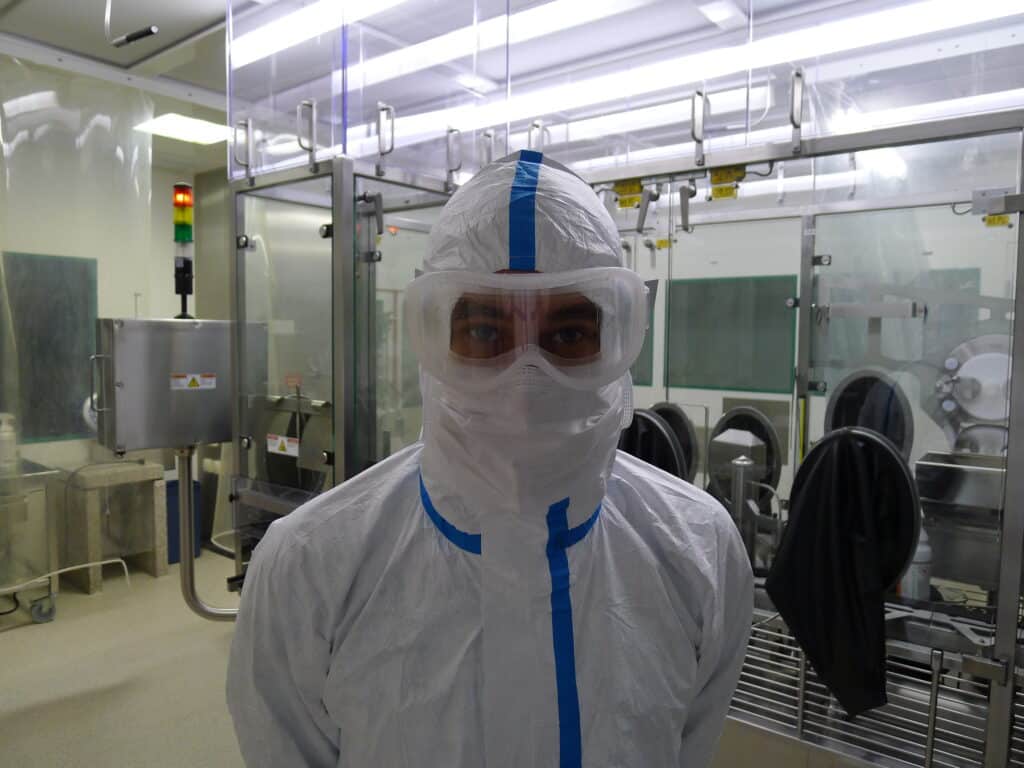 Reinraum Einsatz Bayer/Japan 2014